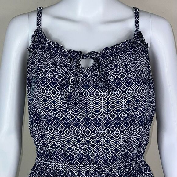 Forever 21+ Navy & White Geometric Pattern Top - Picture 3 of 9
